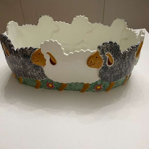 Made for Ethan Allen Ceramic Italian Made Ceramic Dish with Sheep on Exterior - Picture 2 of 15